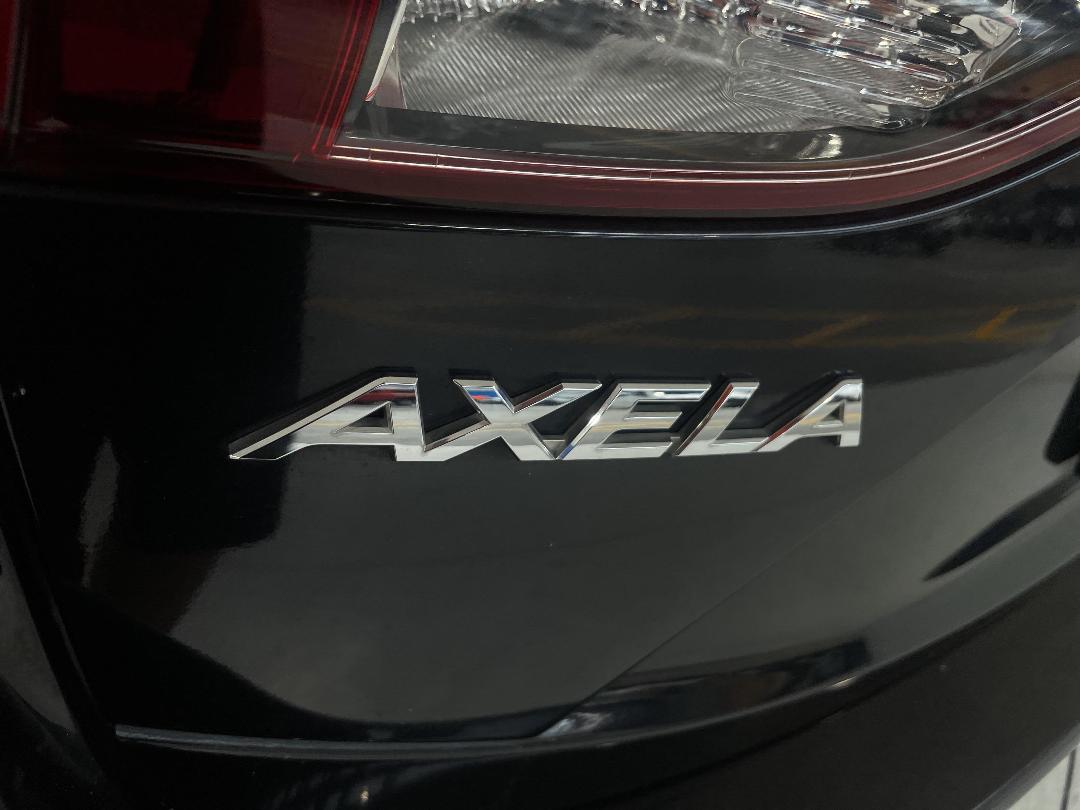 Photo '32' of Mazda Axela