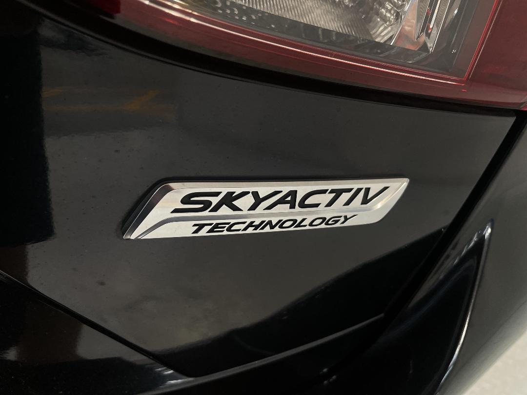 Photo '33' of Mazda Axela