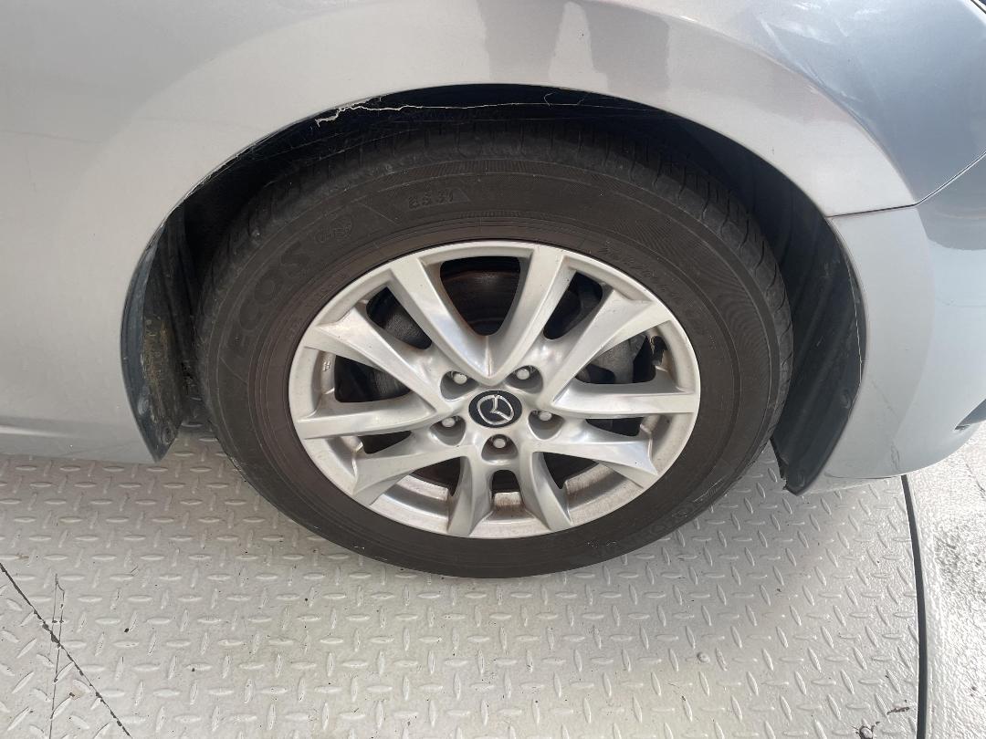 Photo '9' of Mazda Axela