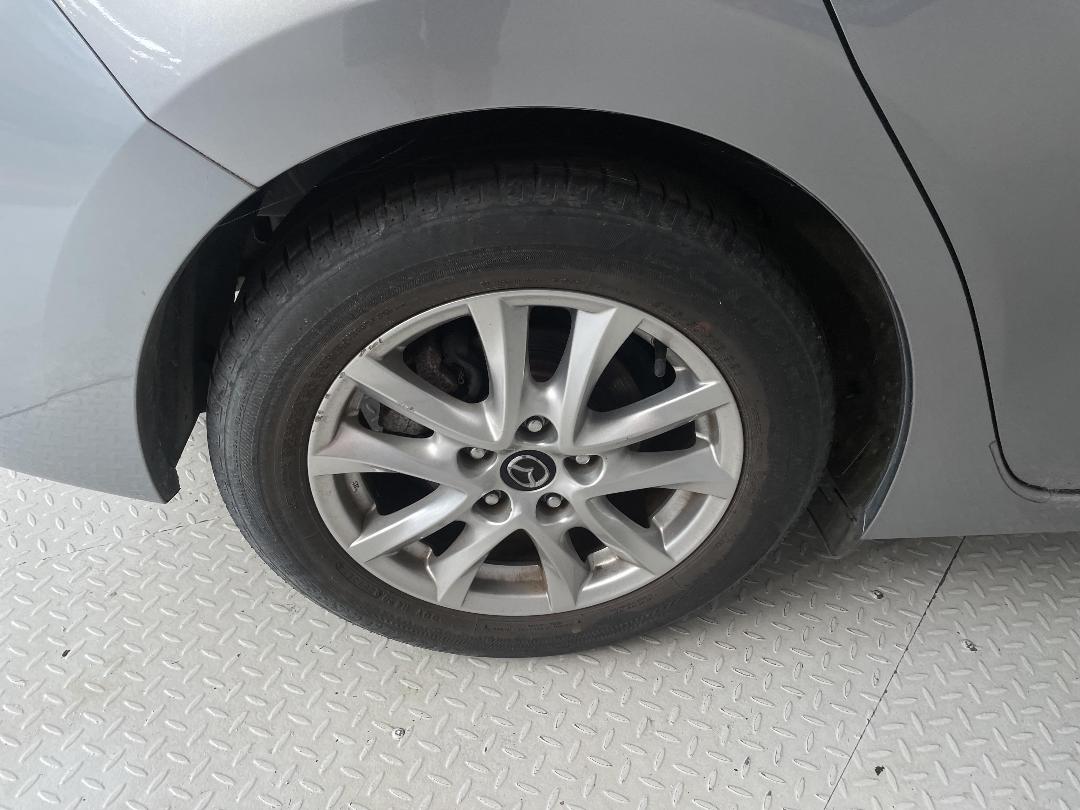 Photo '12' of Mazda Axela