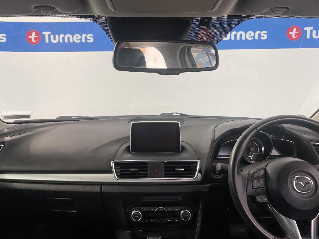 Photo '17' of Mazda Axela