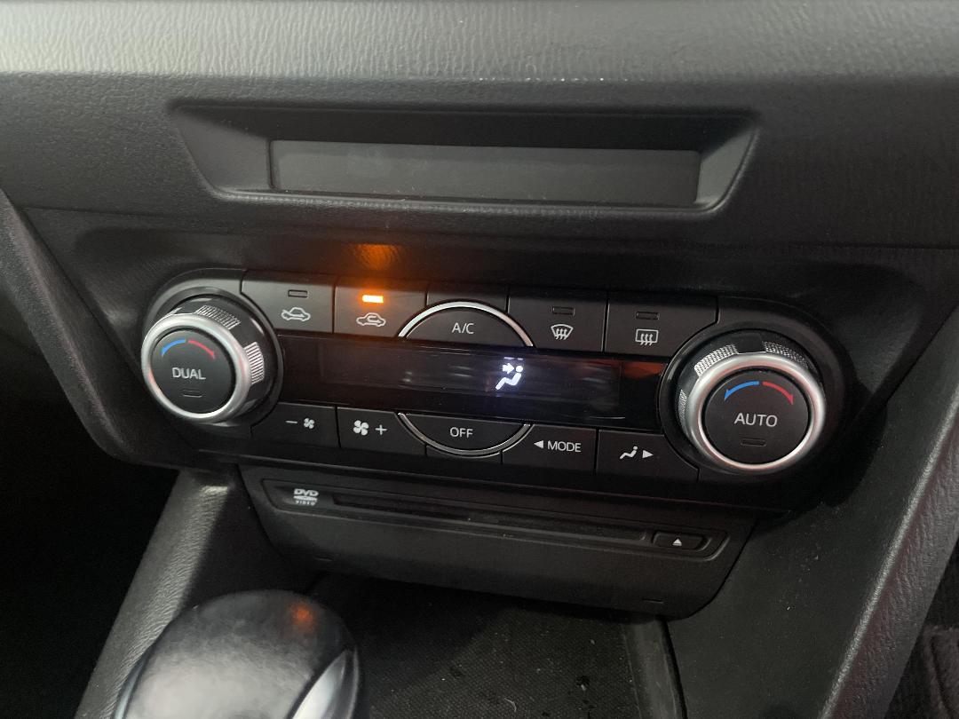 Photo '30' of Mazda Axela