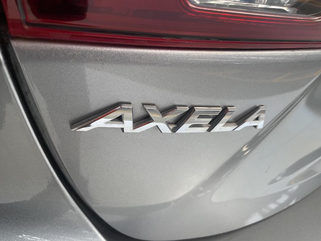 Photo '35' of Mazda Axela