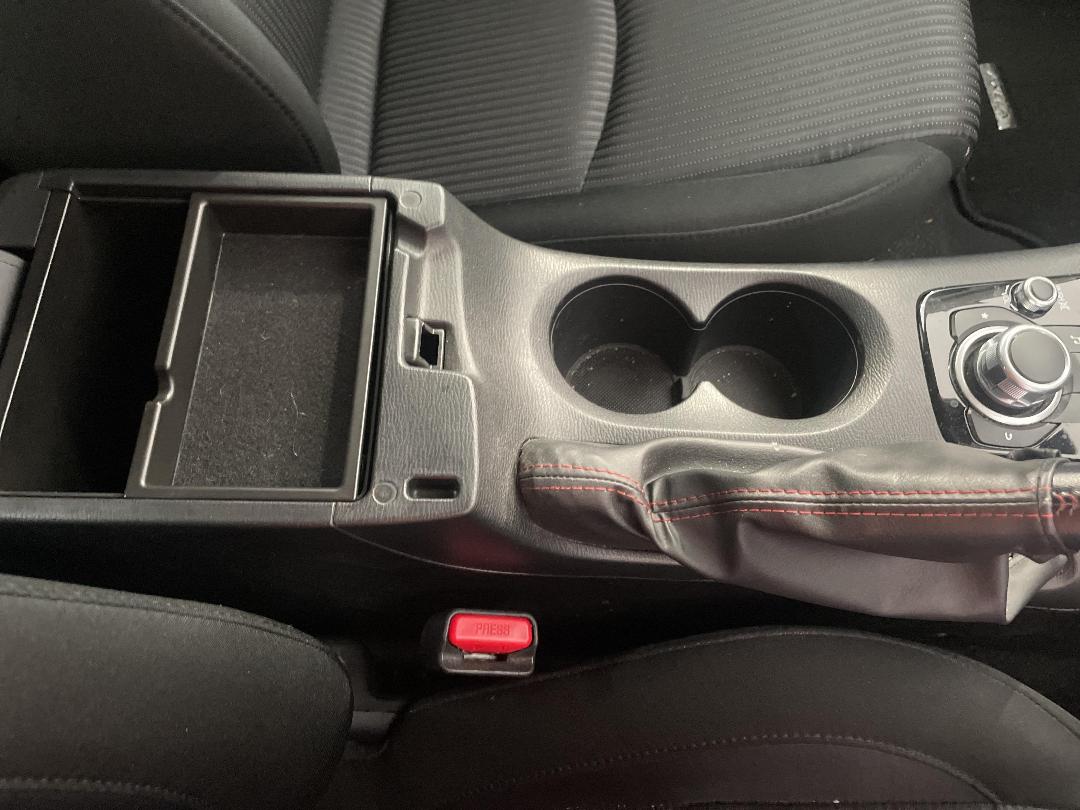 Photo '32' of Mazda Axela