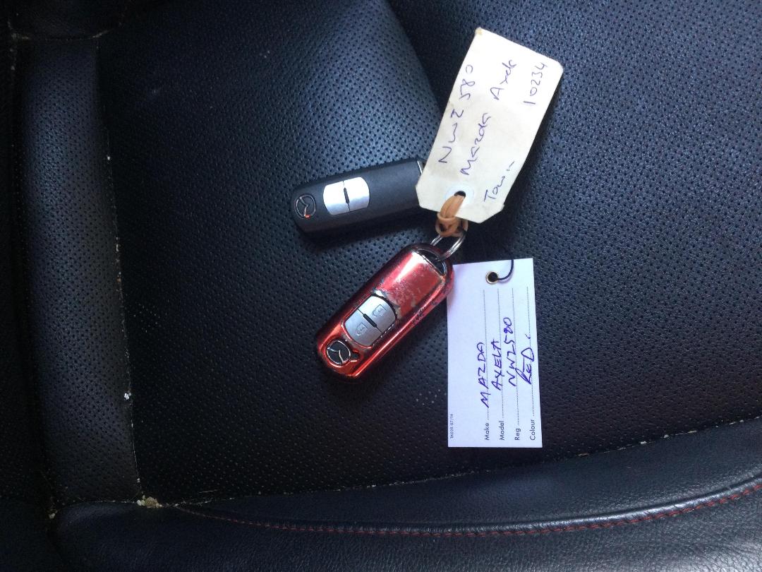 Photo '10' of Mazda Axela