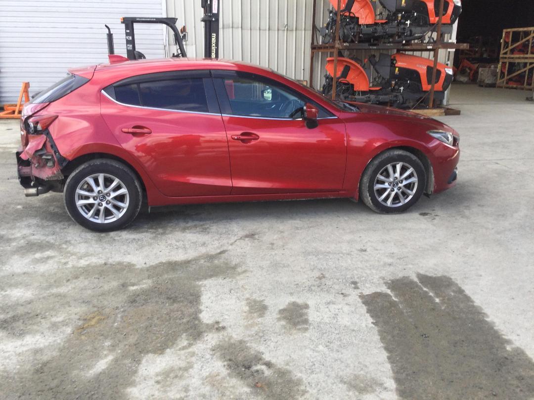 Photo '8' of Mazda Axela