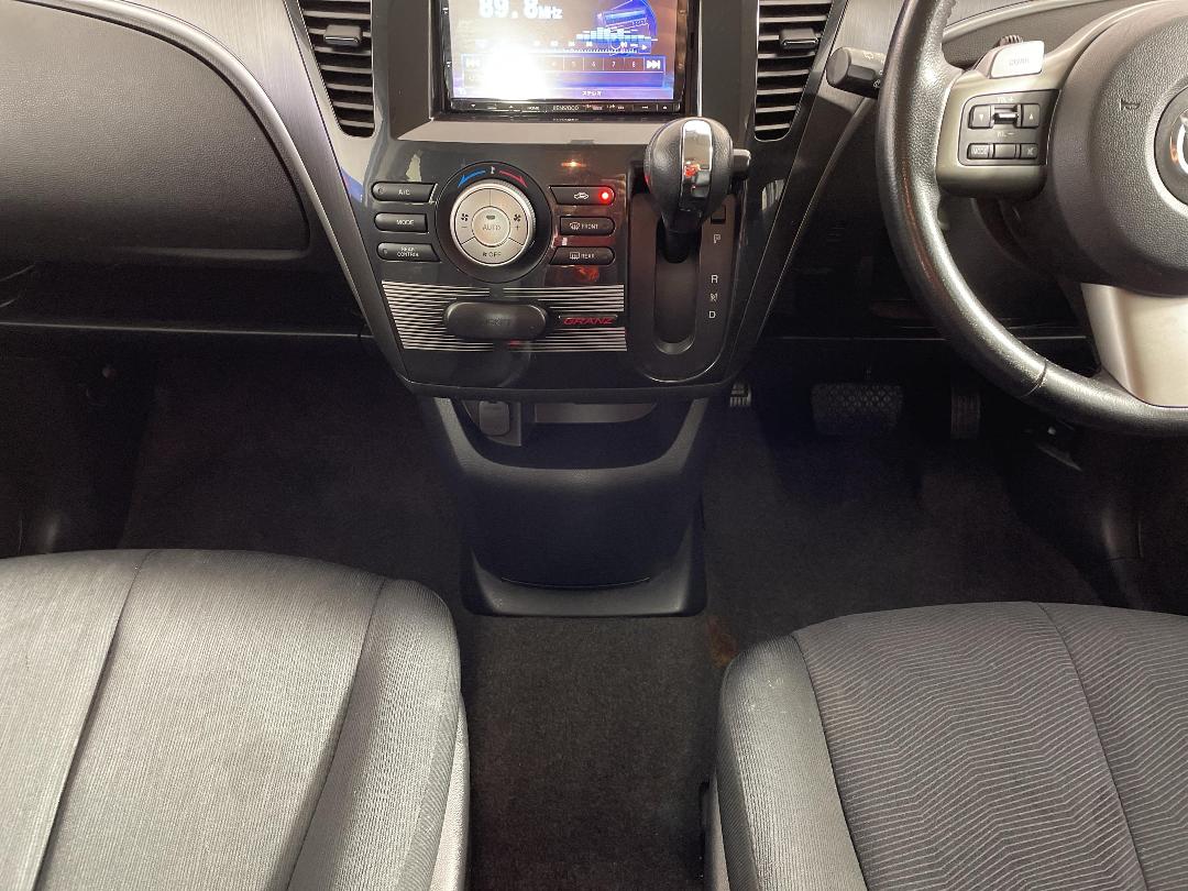 Photo '18' of Mazda Biante Photo '18' of Mazda Biante