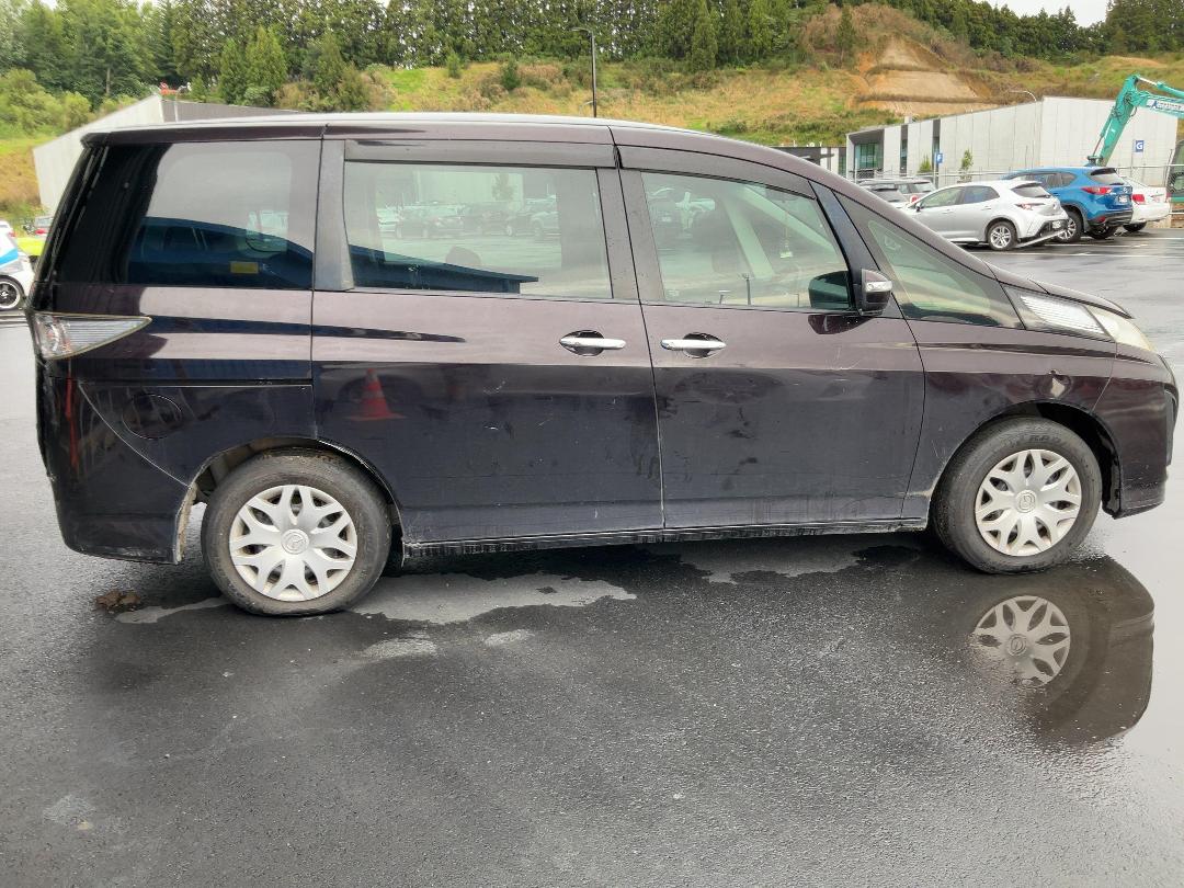 Photo '5' of Mazda Biante Photo '5' of Mazda Biante