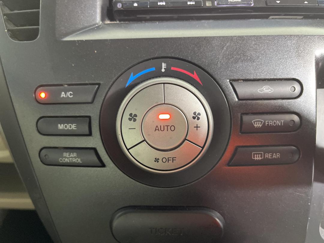 Photo '23' of Mazda Biante Photo '23' of Mazda Biante