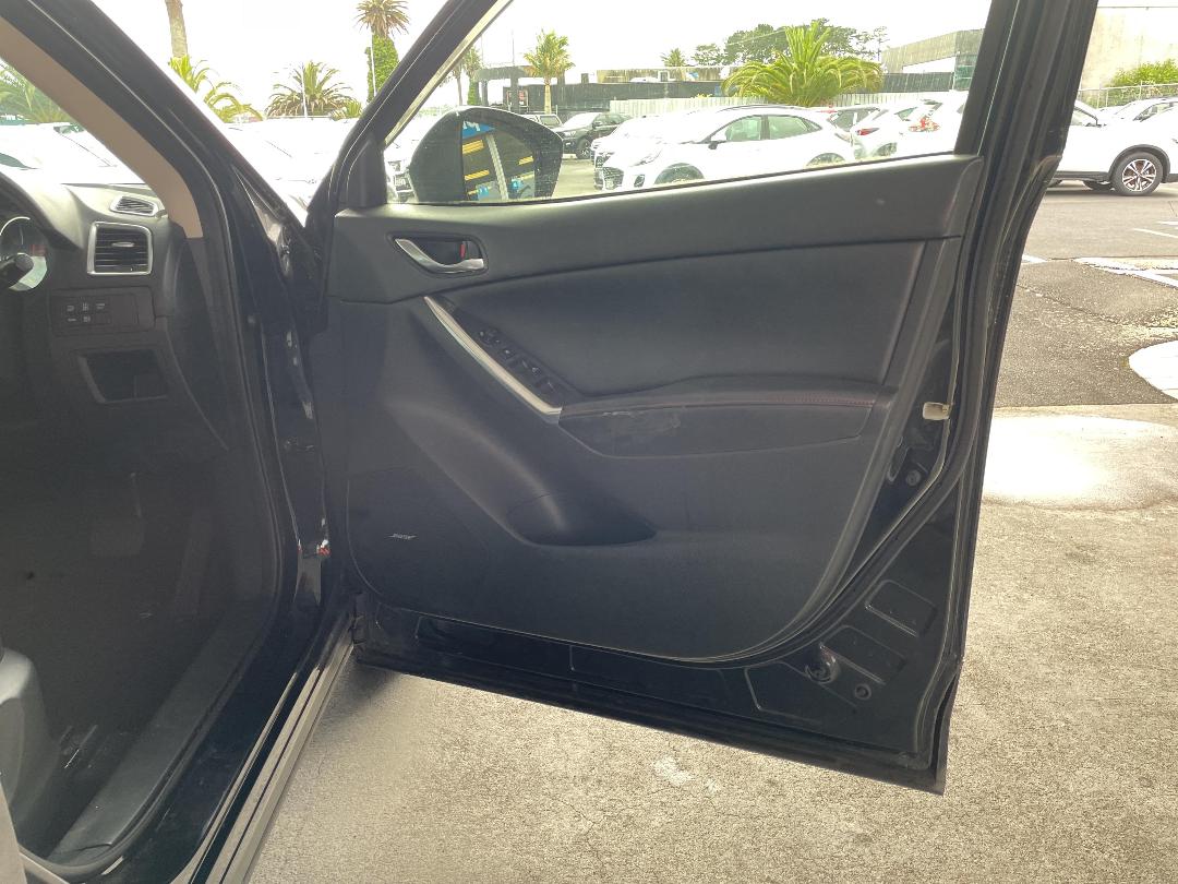 Photo '13' of Mazda CX-5