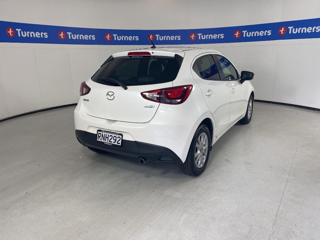 Photo '7' of Mazda Demio