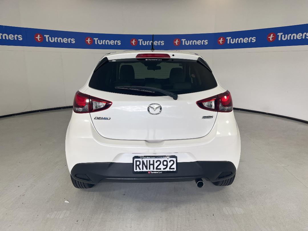 Photo '6' of Mazda Demio