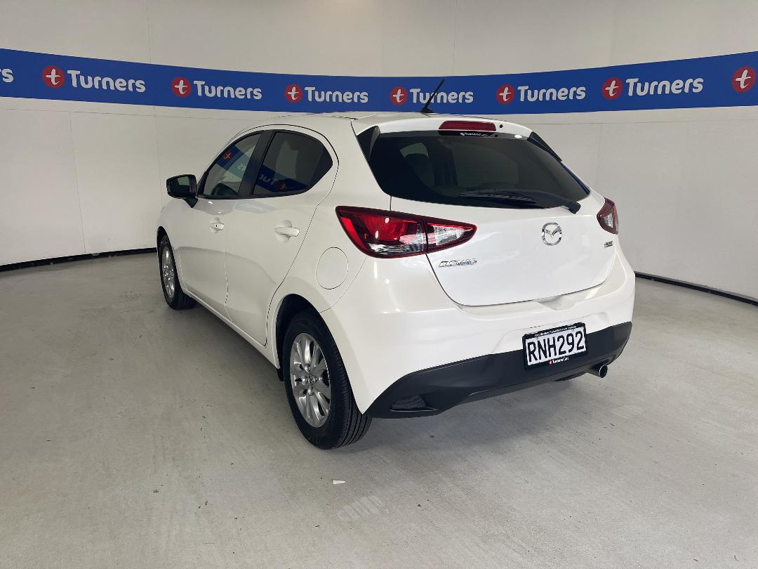 Photo '5' of Mazda Demio