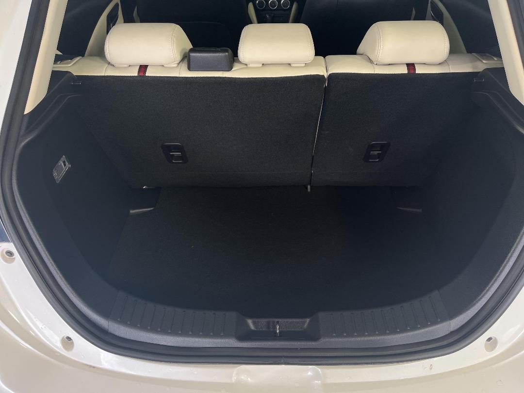 Photo '14' of Mazda Demio