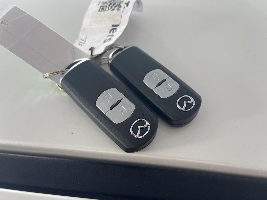 Photo '22' of Mazda Demio