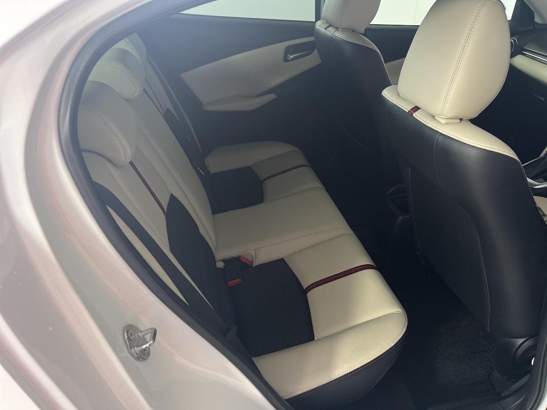 Photo '20' of Mazda Demio