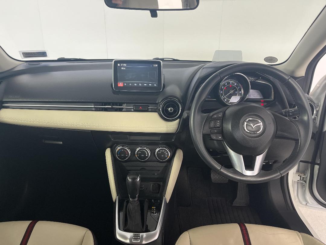 Photo '17' of Mazda Demio