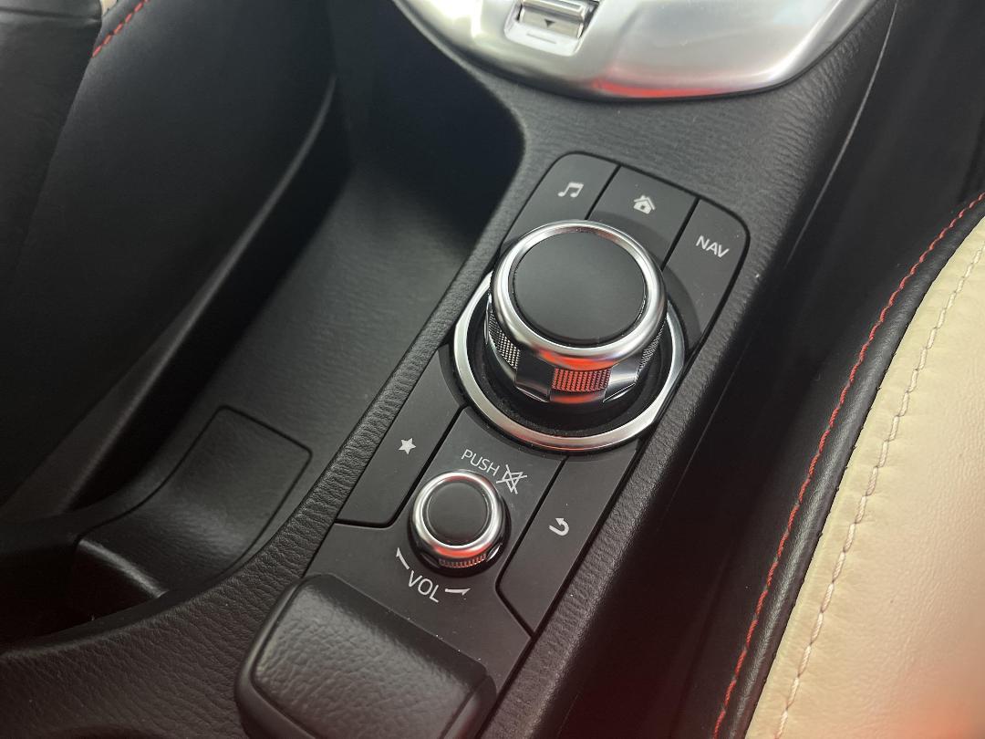 Photo '29' of Mazda Demio