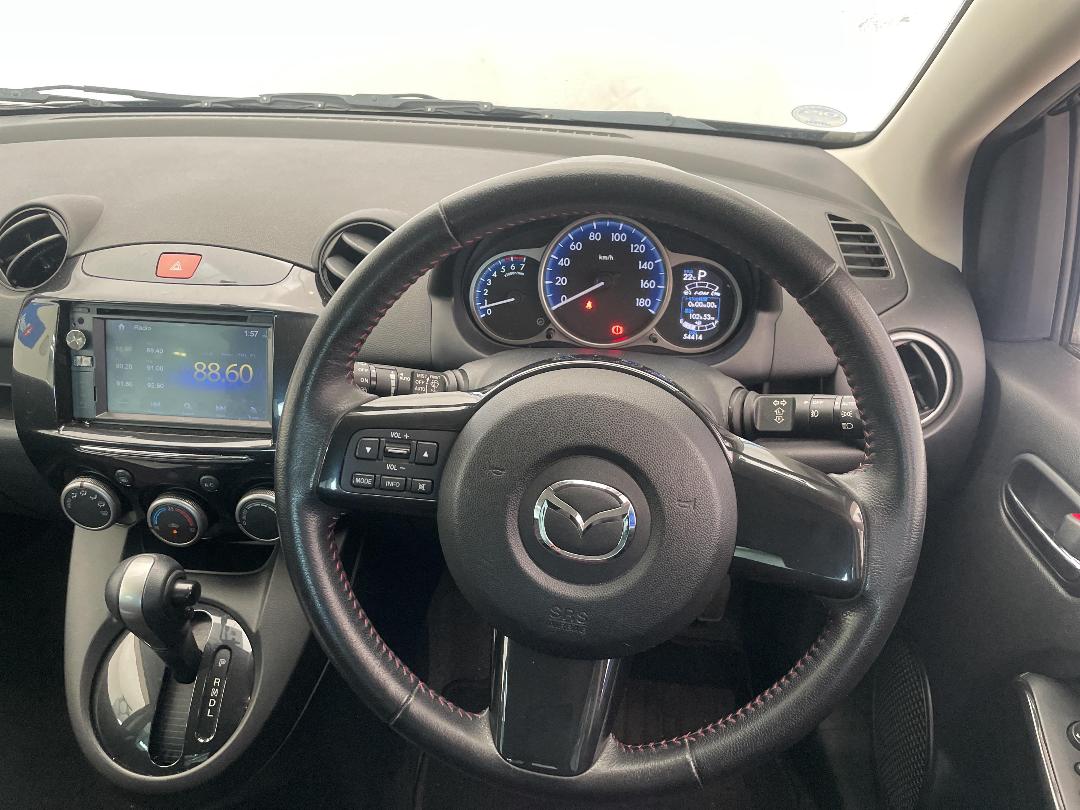 Photo '17' of Mazda Demio Photo '17' of Mazda Demio