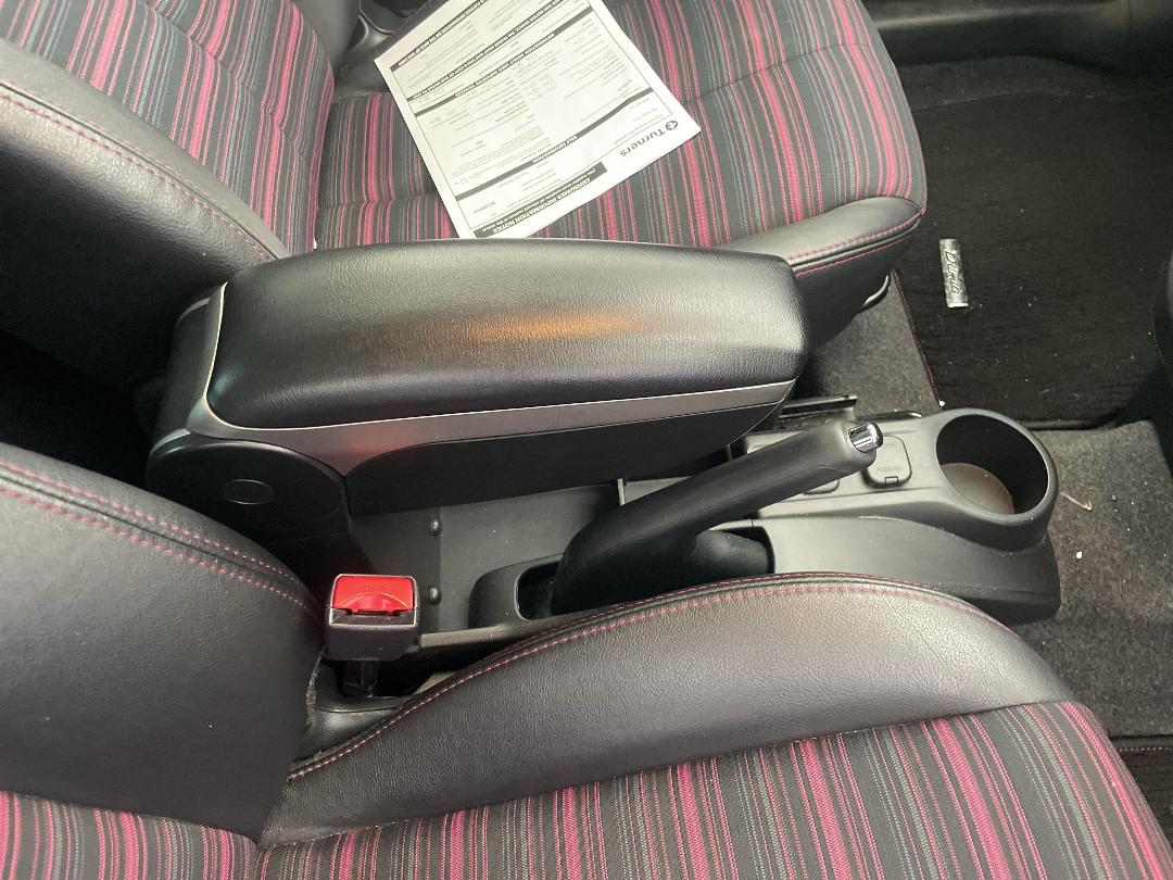 Photo '18' of Mazda Demio Photo '18' of Mazda Demio