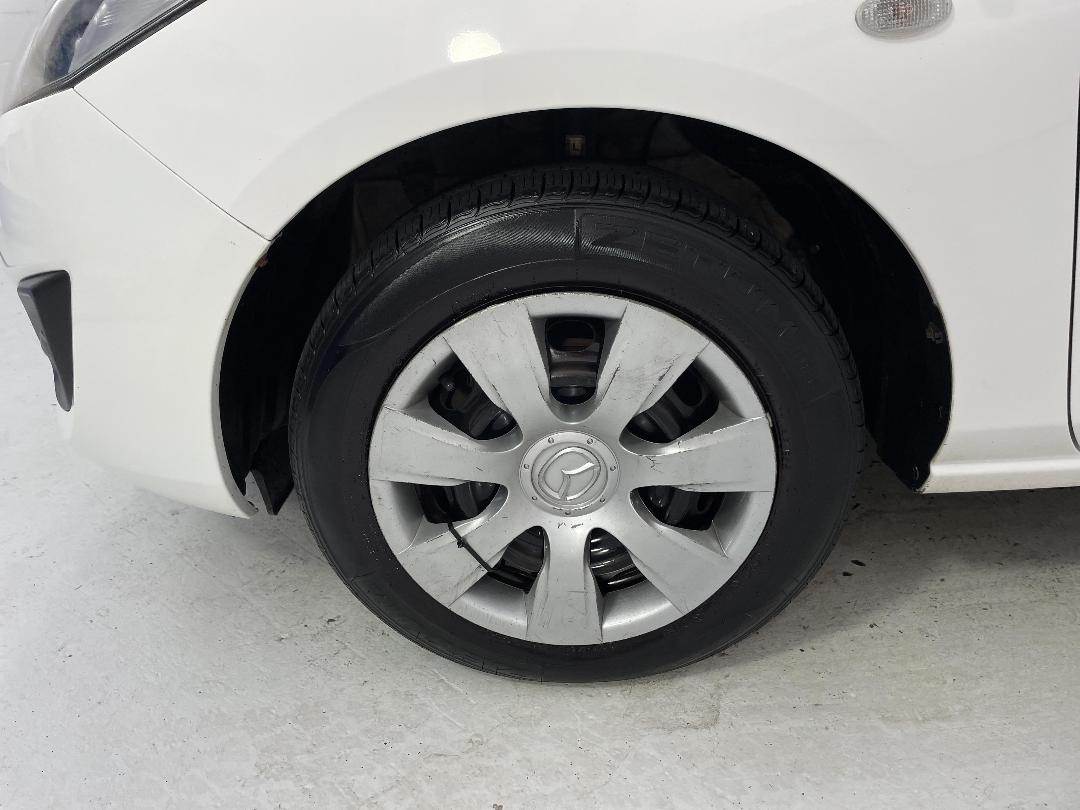 Photo '10' of Mazda Demio