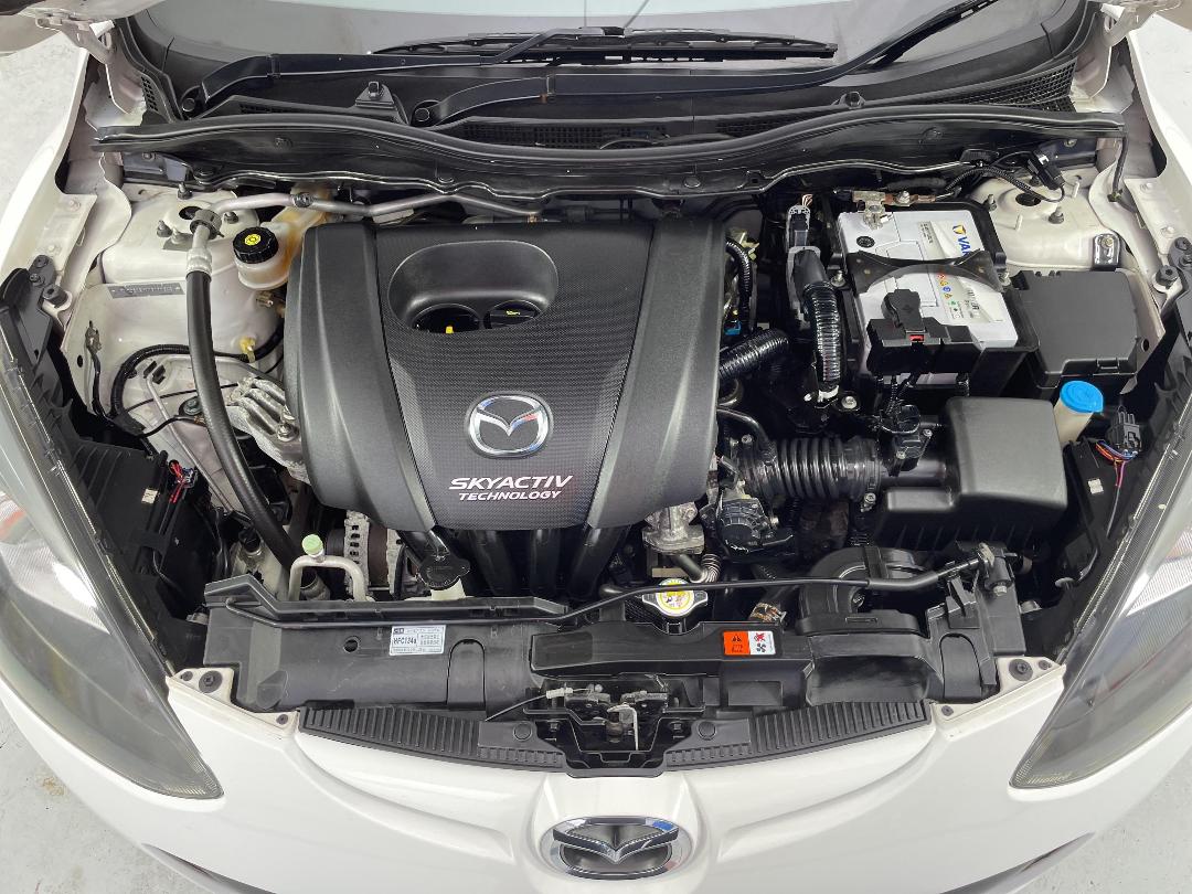 Photo '13' of Mazda Demio