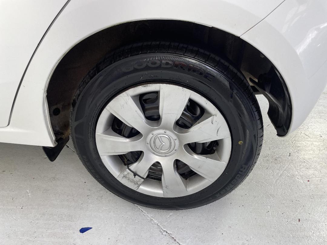 Photo '11' of Mazda Demio