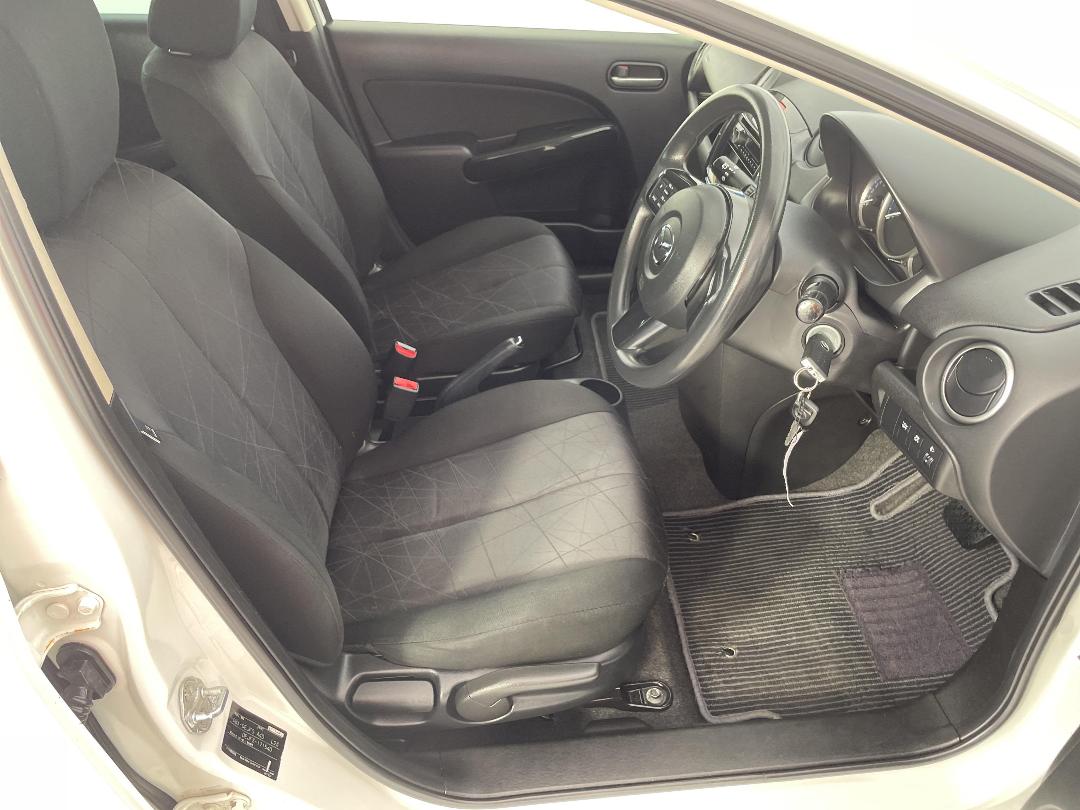 Photo '16' of Mazda Demio