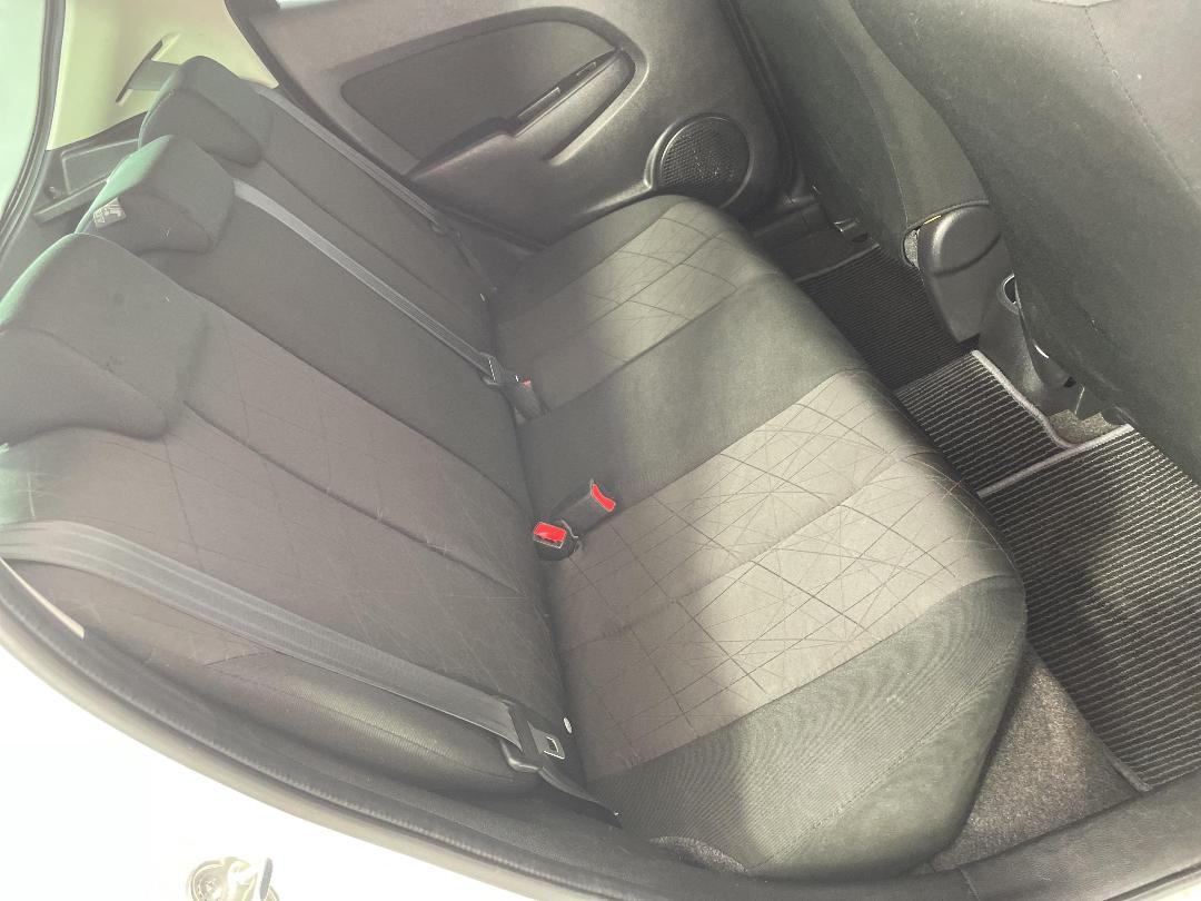 Photo '20' of Mazda Demio