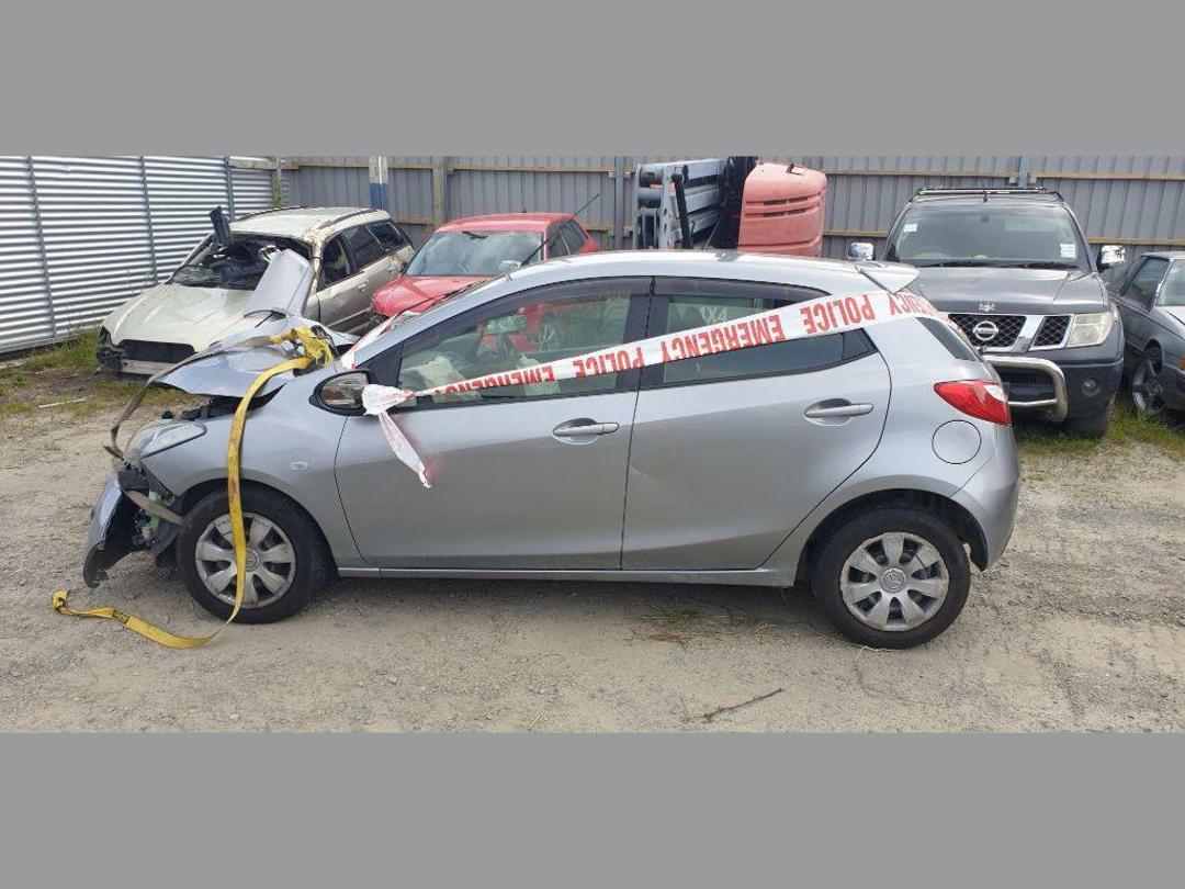 Photo '10' of Mazda Demio