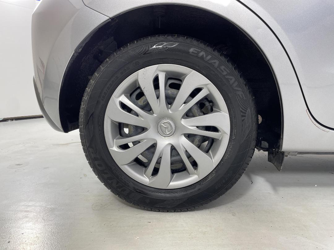 Photo '12' of Mazda Demio Photo '12' of Mazda Demio