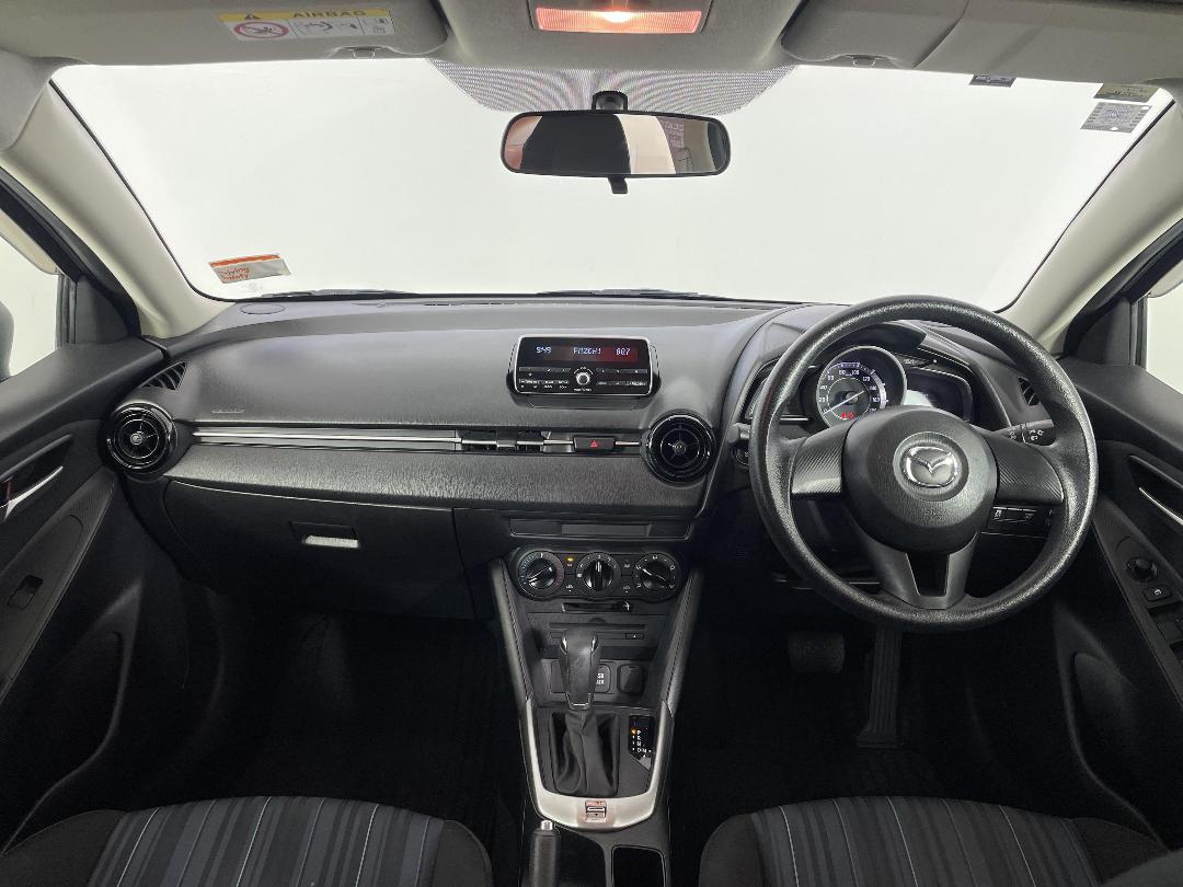 Photo '17' of Mazda Demio Photo '17' of Mazda Demio