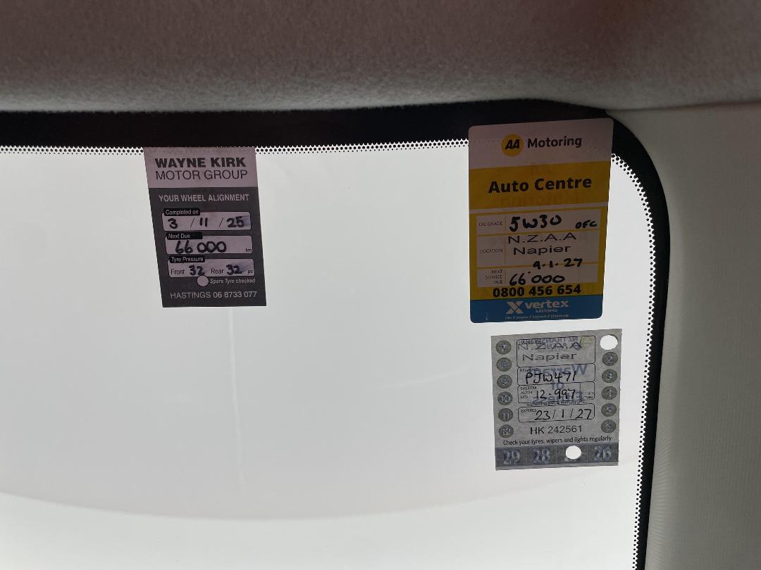 Photo '23' of Mazda Demio Photo '23' of Mazda Demio