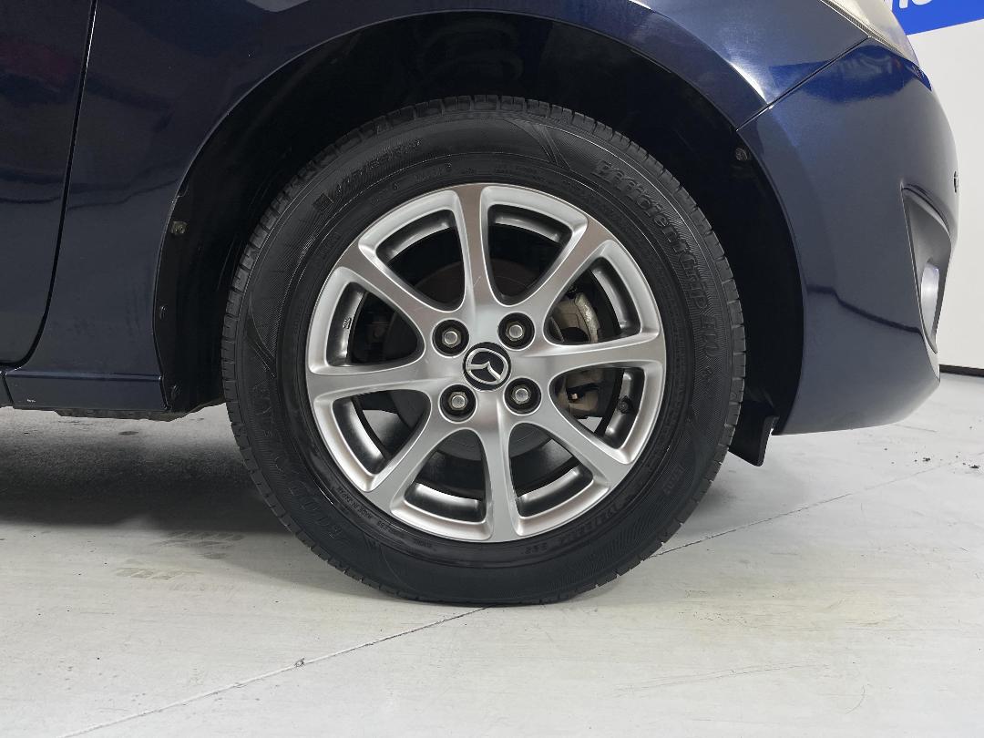 Photo '9' of Mazda Demio