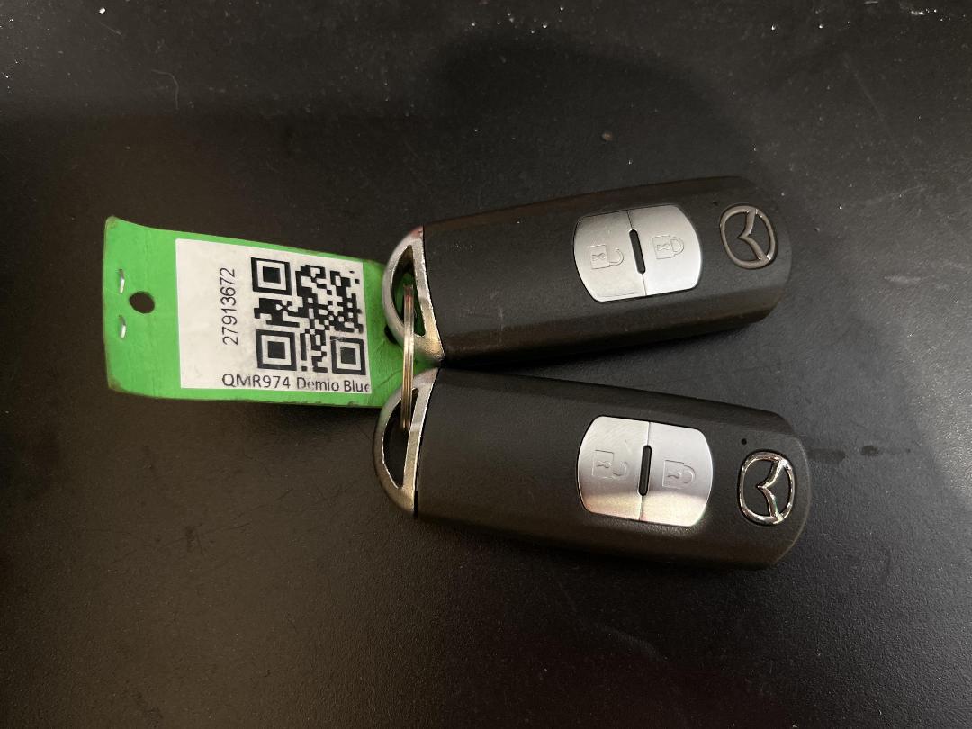 Photo '22' of Mazda Demio