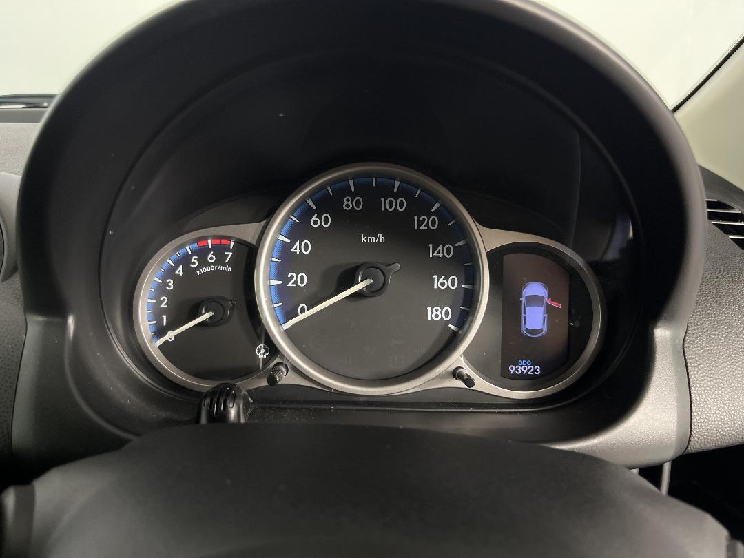 Photo '21' of Mazda Demio