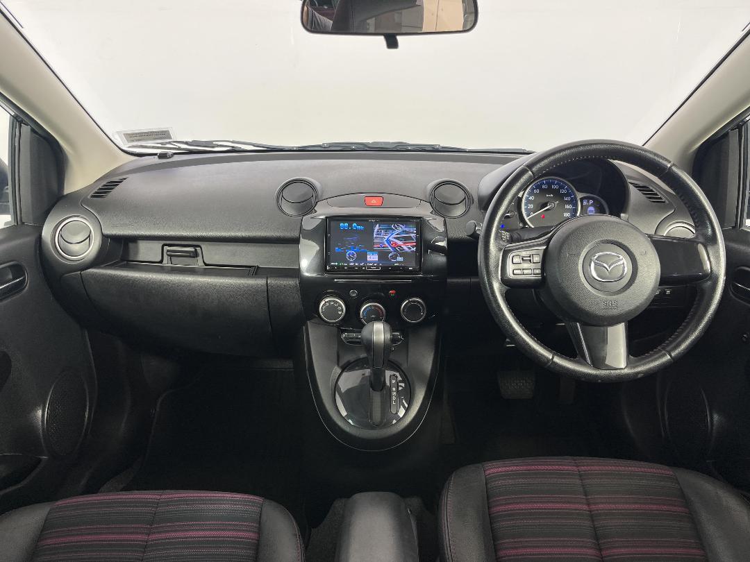Photo '17' of Mazda Demio