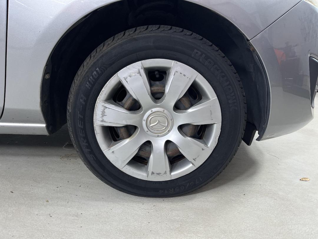 Photo '9' of Mazda Demio