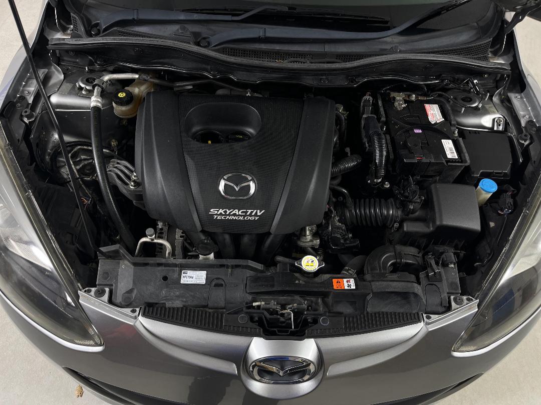 Photo '13' of Mazda Demio