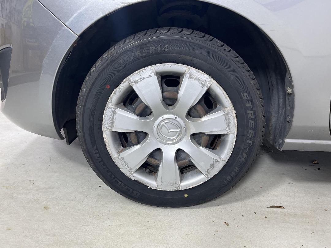 Photo '10' of Mazda Demio