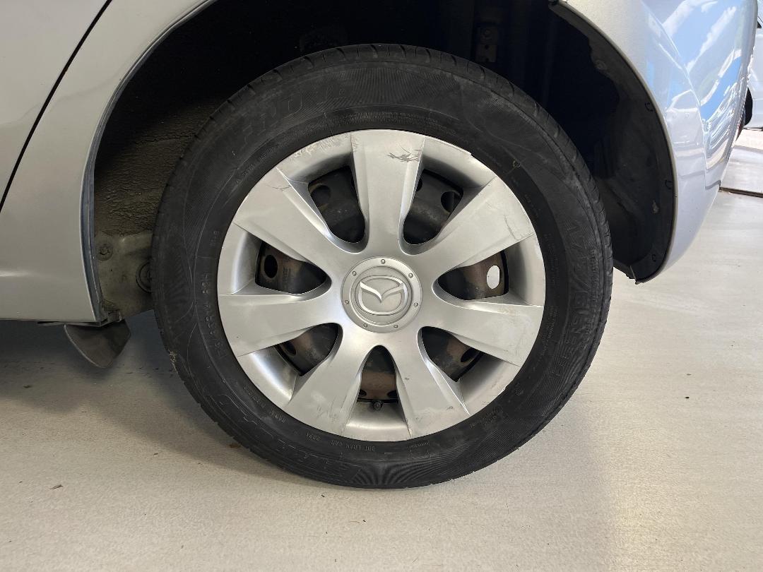 Photo '11' of Mazda Demio