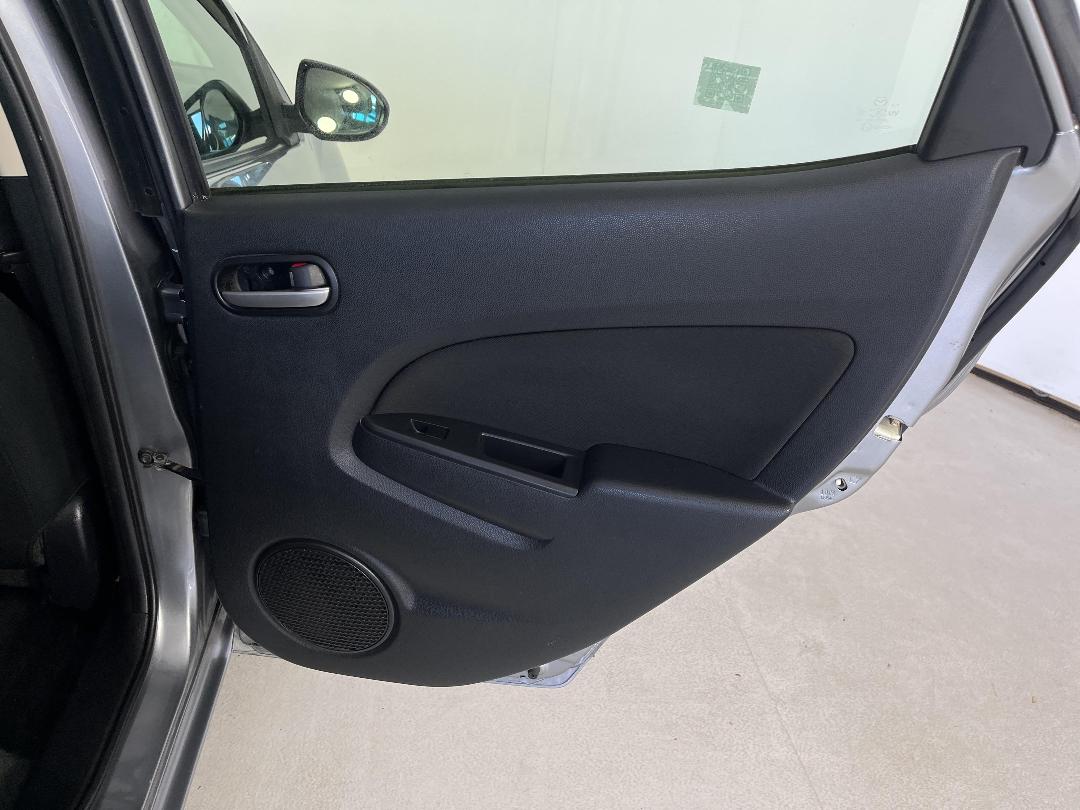 Photo '19' of Mazda Demio