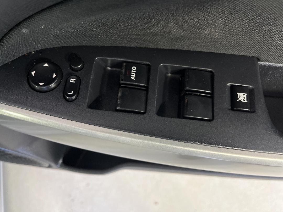 Photo '24' of Mazda Demio