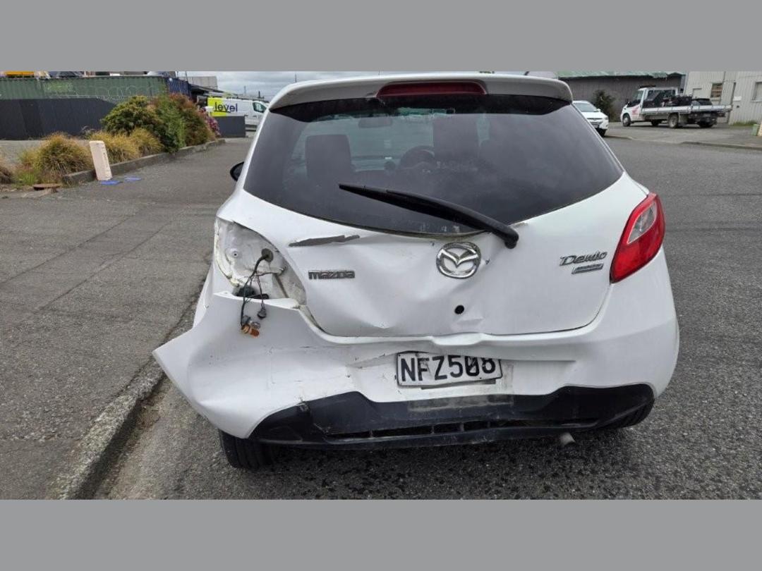 Photo '6' of Mazda Demio Photo '6' of Mazda Demio