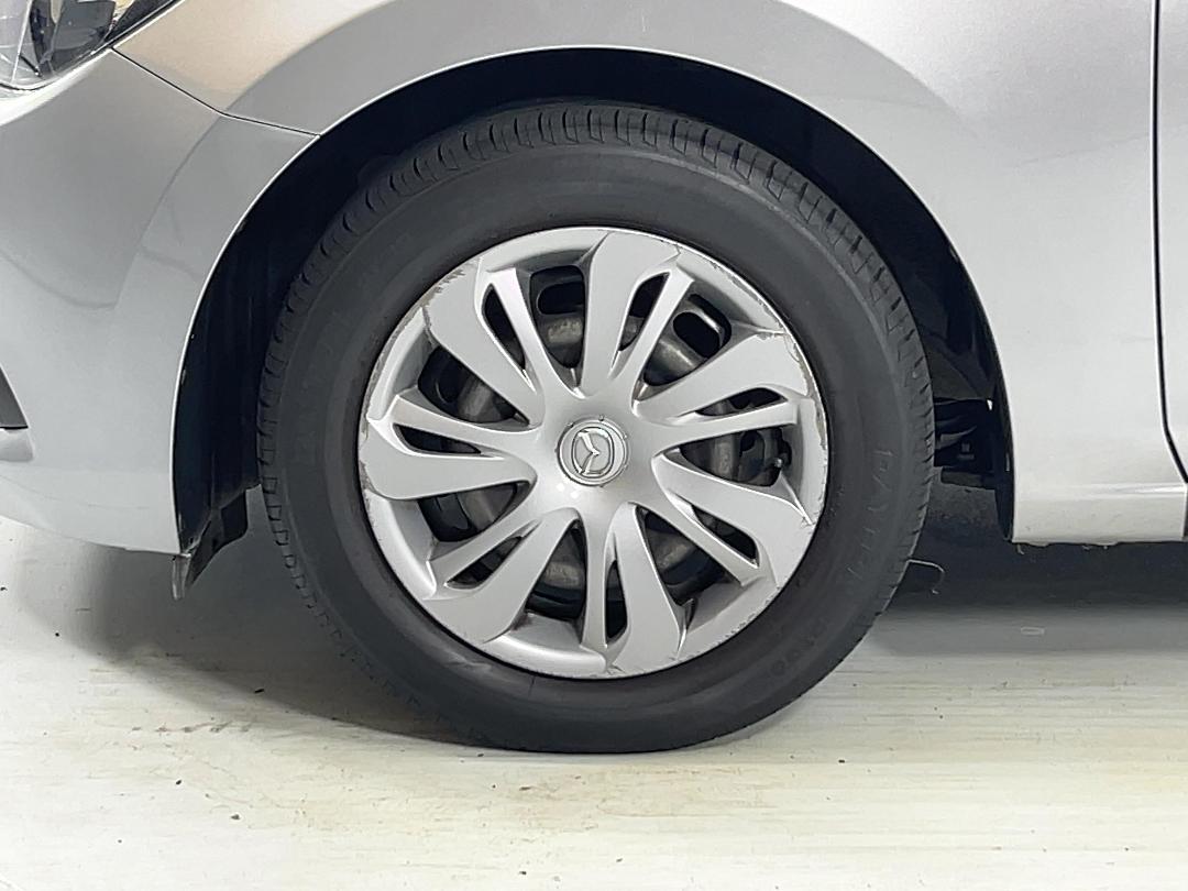 Photo '10' of Mazda Demio