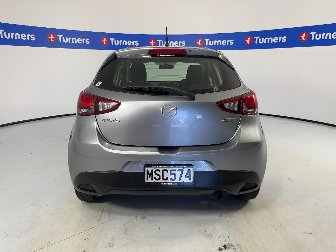 Photo '6' of Mazda Demio