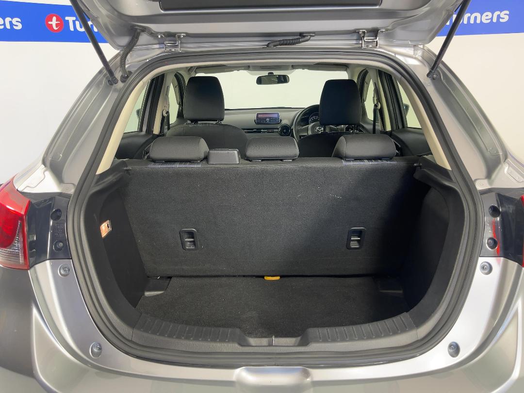 Photo '14' of Mazda Demio