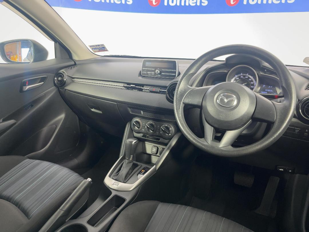 Photo '17' of Mazda Demio