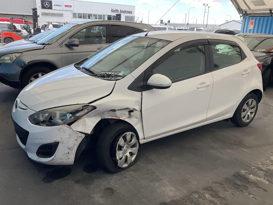 Photo '5' of Mazda Demio