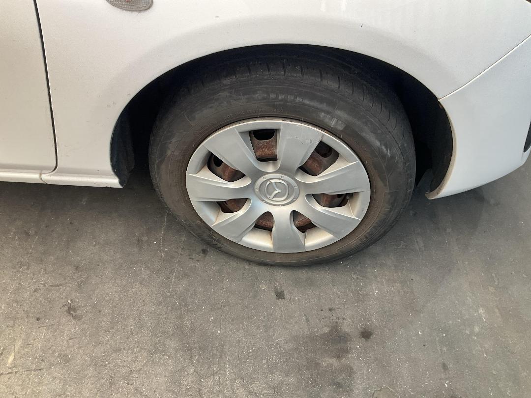 Photo '2' of Mazda Demio